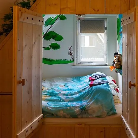 Nieuw: In De Bedstee Uniek! Holiday home